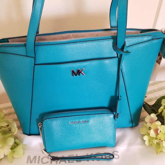 Sold - Picture 1 of 4